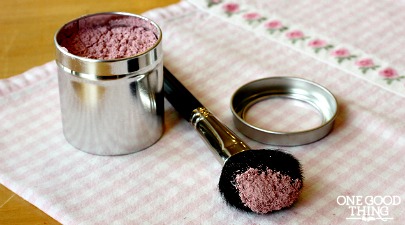 Make Your Own All Natural Homemade Blusher/Bronzer For Pennies!