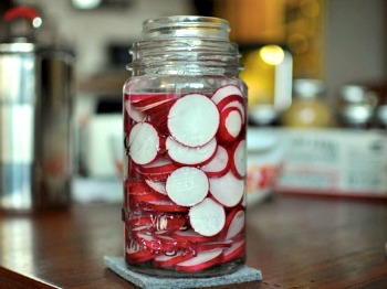 How to Make Fermented Radish Slices (Recipe)