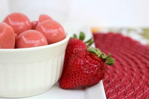 How to Make Homemade Strawberry Cream Gummy Snacks