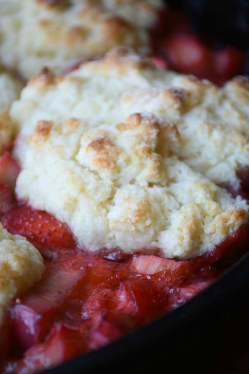 Homemade Strawberry Rhubarb Cobbler Recipe