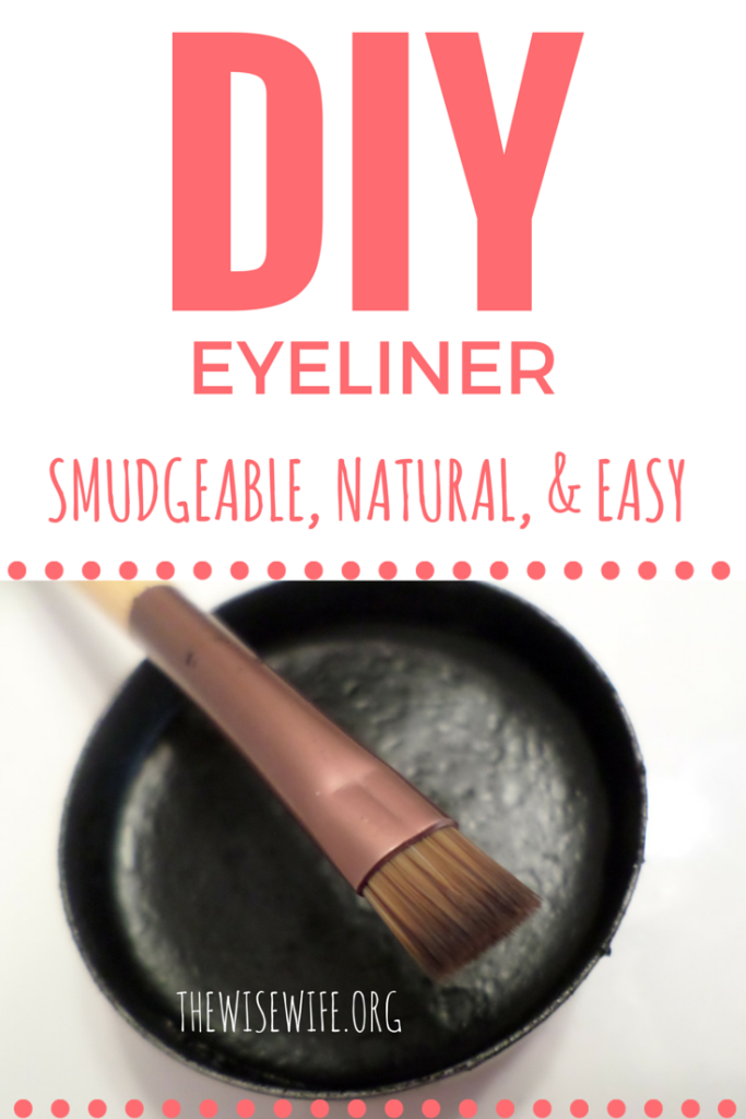 How to Make Natural Smudgeable Eyeliner