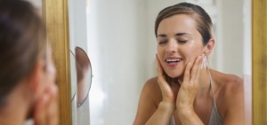 5 Natural Ways To Clear Up Your Acne In Time For The Holidays