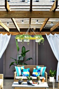 How to Make Your Own Outdoor Plant Chandelier