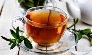 How to Make Anti-Inflammatory Green Tea With A Peppermint & Nettle Kick