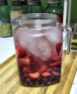 How to Make Infused Spa Water
