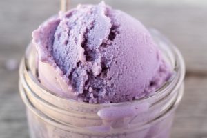 Homemade Concord Grape Frozen Yogurt